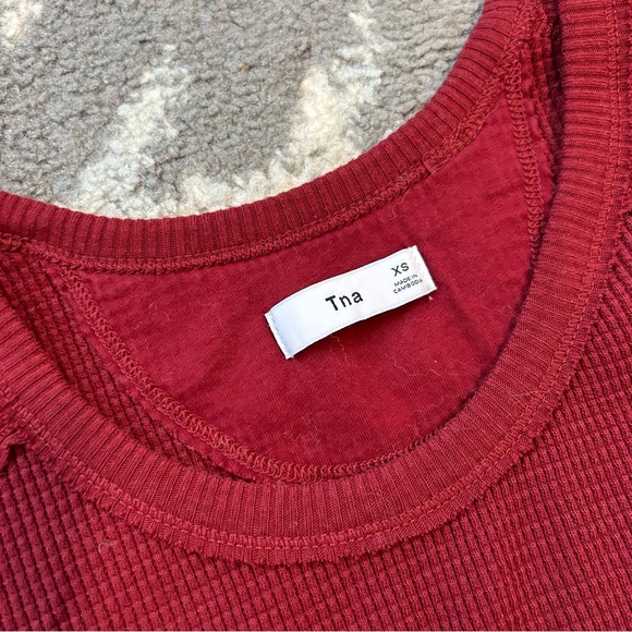 Aritzia TNA Adler Red Long Sleeve Thermal - Picture 4 of 4